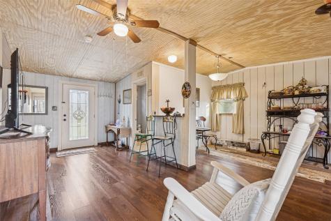 25 Pine Prairie School Road Huntsville TX 77320