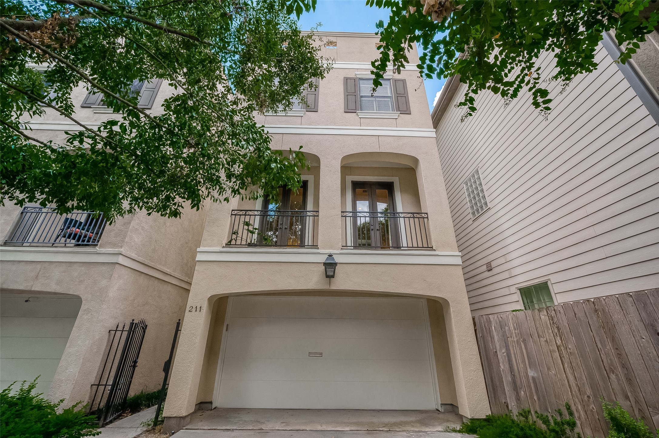 211 Birdsall Street Houston TX 77007