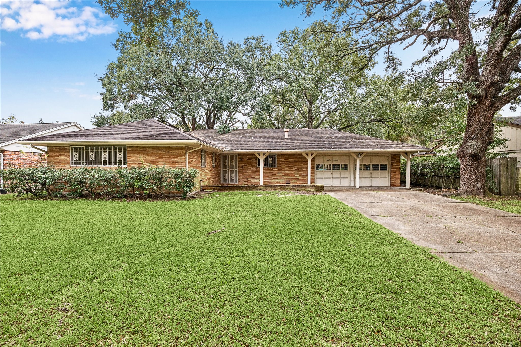 5119 Beechnut Street Houston TX 77096