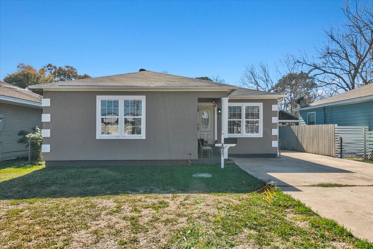 4917 Garfield Avenue Groves TX 77619