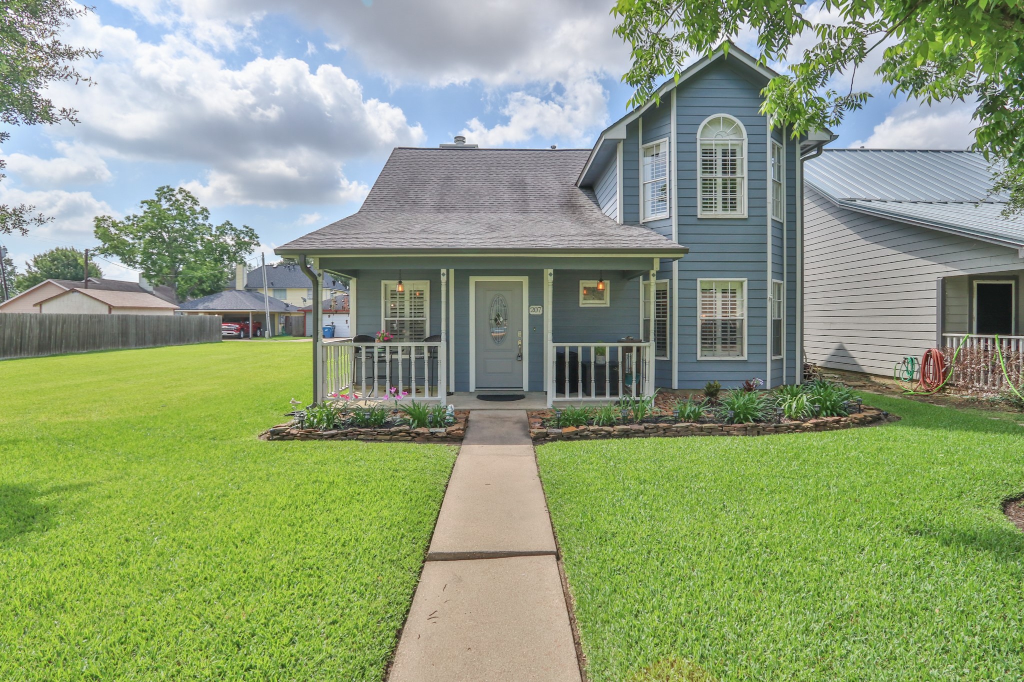 207 Slossen Street Webster TX 77598