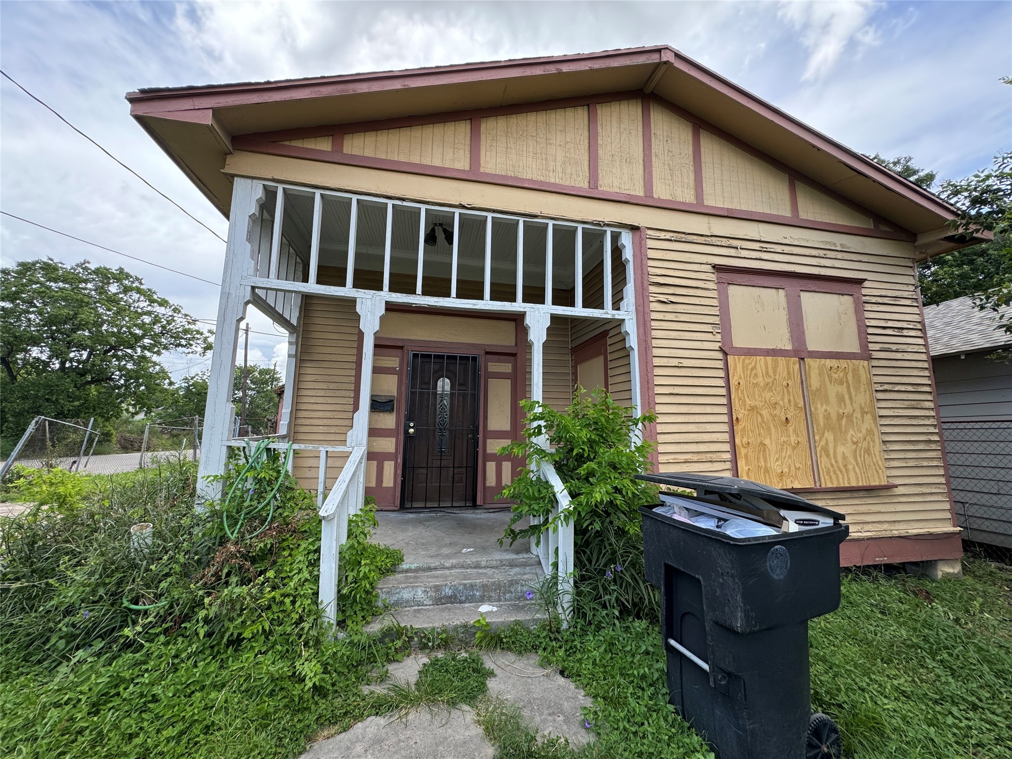2401 Bringhurst Street Houston TX 77026