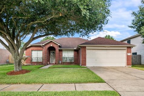 2210 Elm Forest Drive Pearland TX 77584