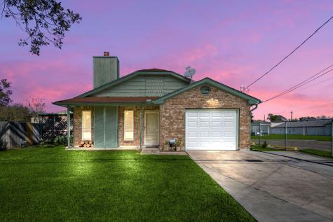 2920 2nd Avenue N Texas City TX 77590