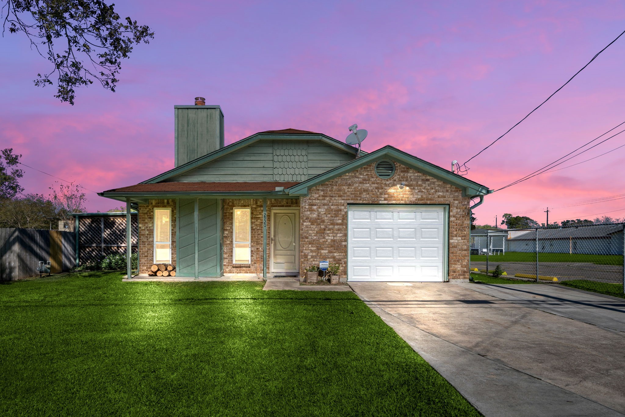 2920 2nd Avenue N Texas City TX 77590