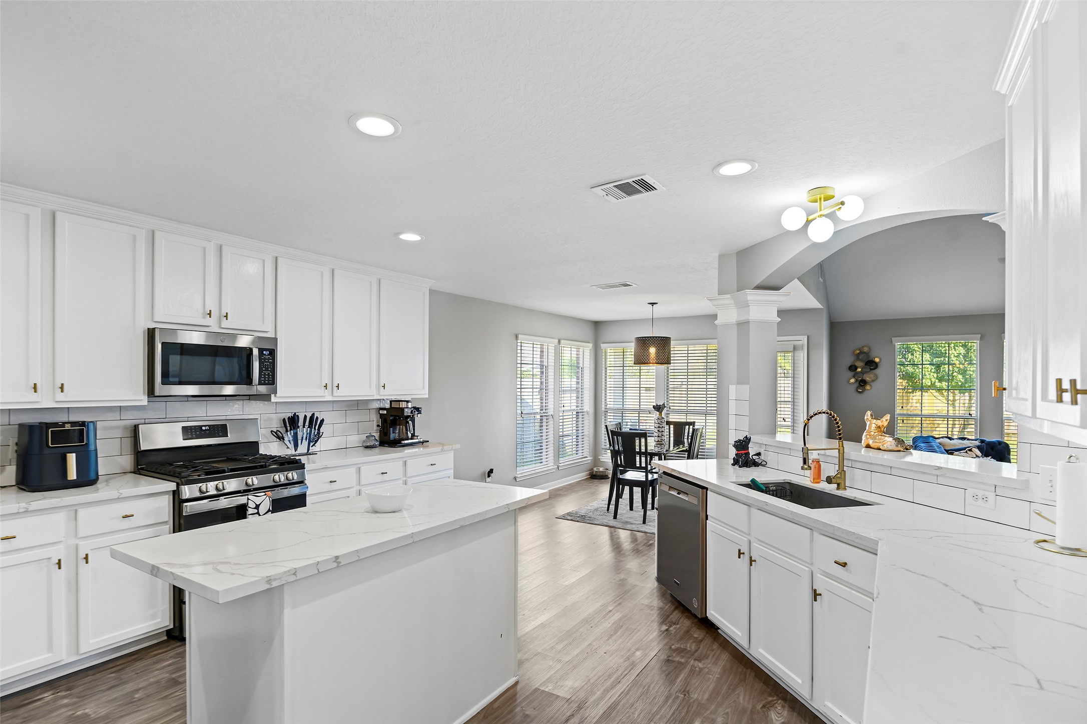 2304 Megellan Point Lane Pearland TX 77584