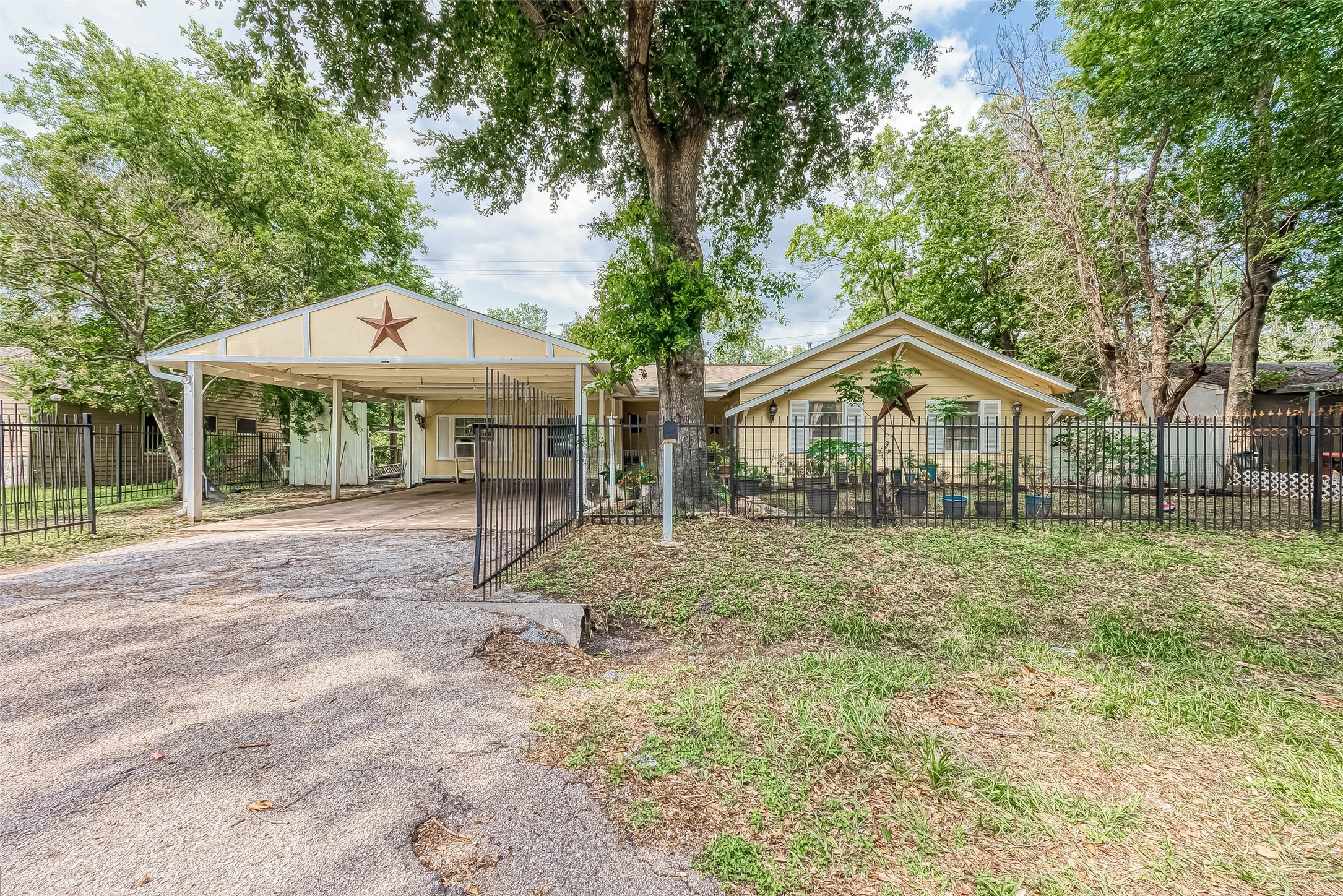1219 Castledale Drive Houston TX 77037