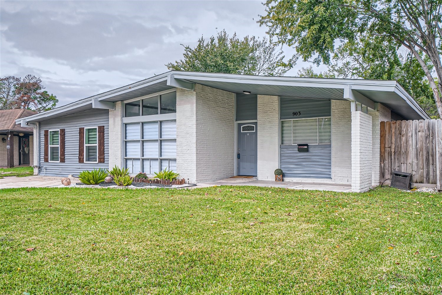 903 Arvana Street Houston TX 77034