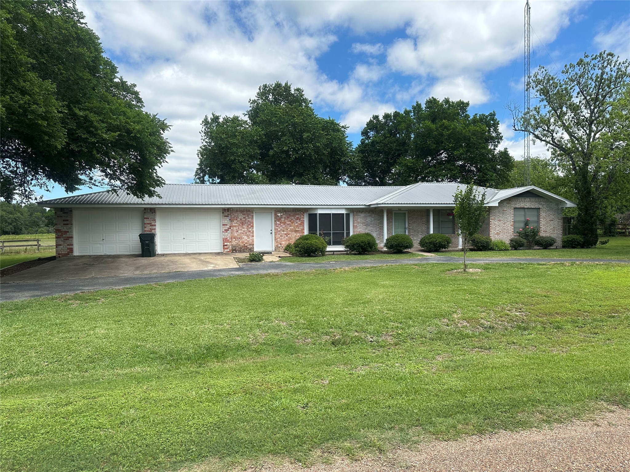 522 County Road 128 Hallettsville TX 77964