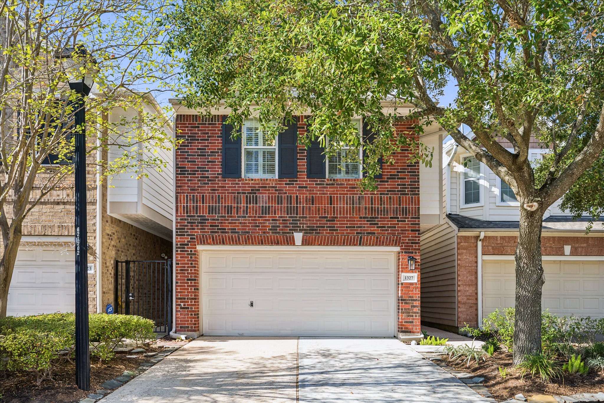 1327 Ella Place Houston TX 77008