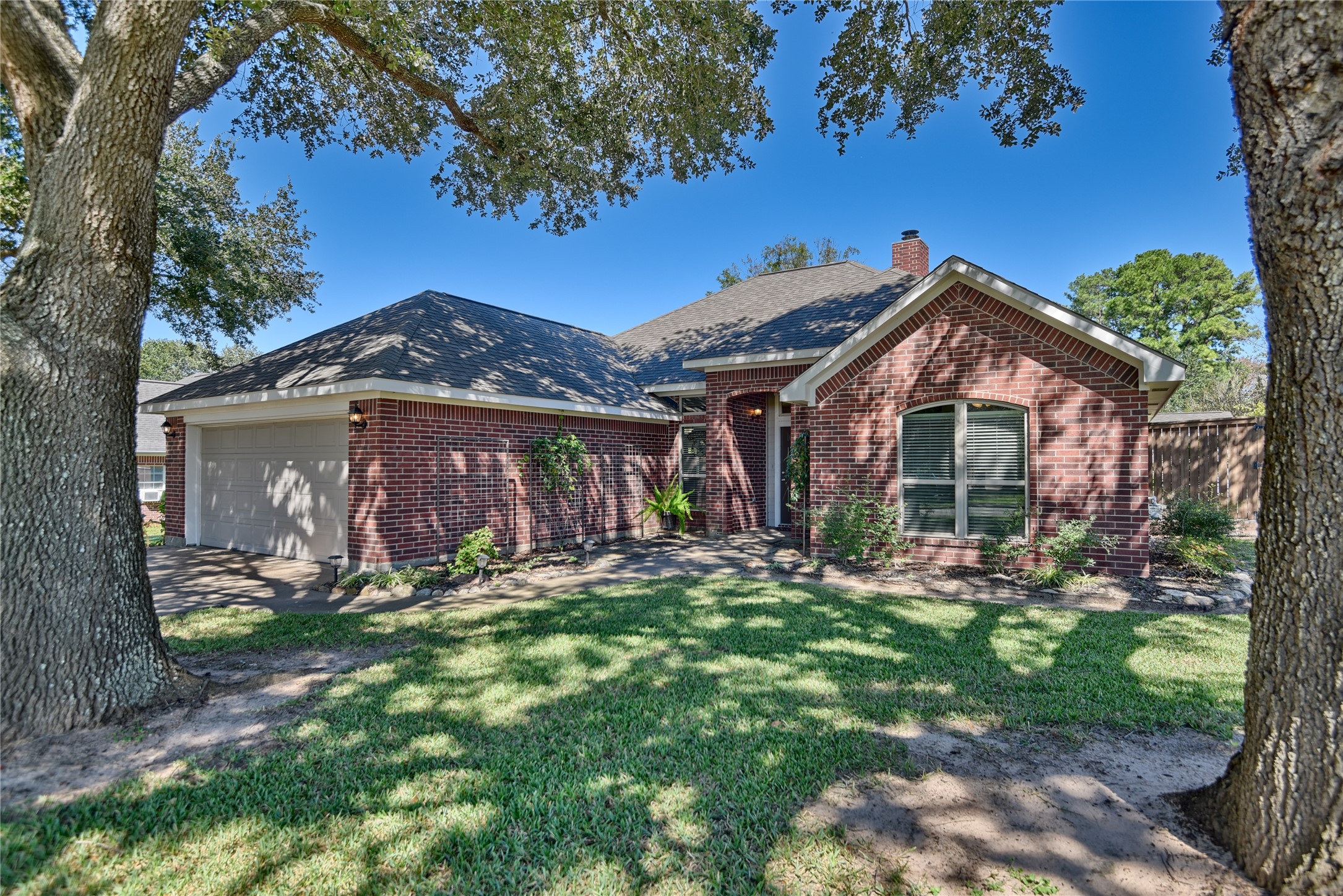 201 Briar Ridge Drive Bellville TX 77418