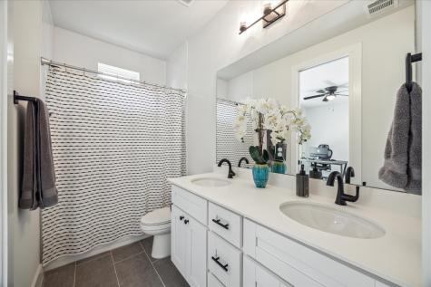 5723 White Magnolia Street Houston TX 77091