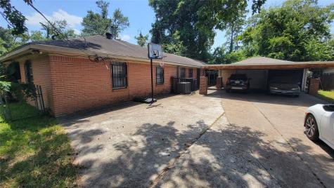 513 Van Molan Street Houston TX 77022