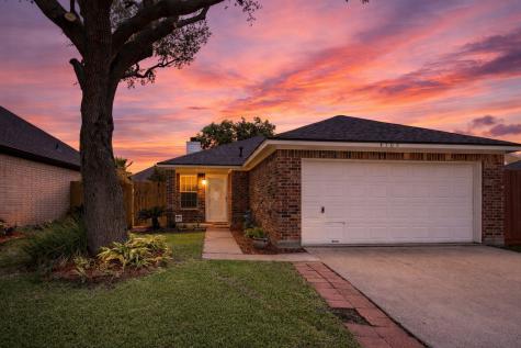 4705 Meadowood Drive Baytown TX 77521