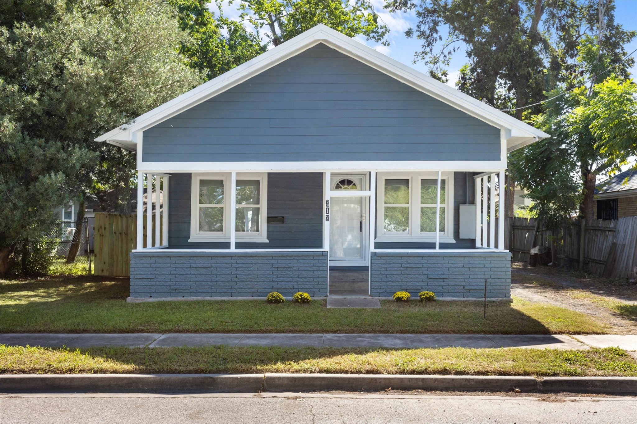 417 E Hunnicutt Street Baytown TX 77520