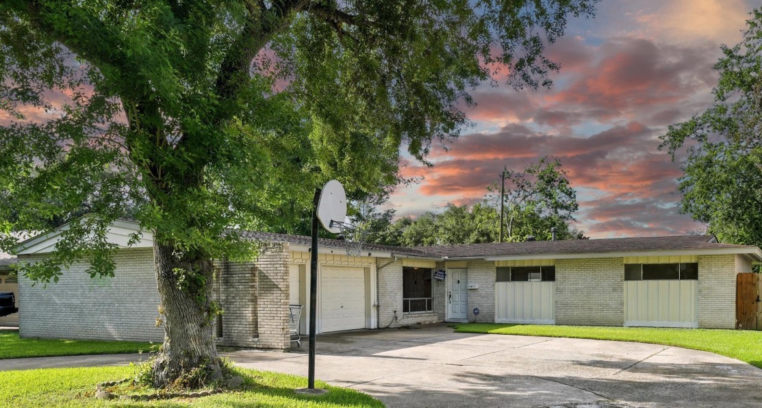 8211 Leader Street Houston TX 77036