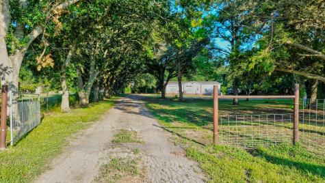 6109 County Road 225 East Bernard TX 77435
