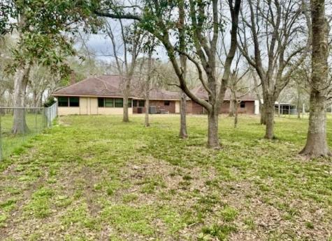 327 County Road 735 Angleton TX 77515