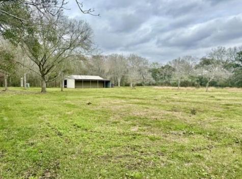 327 County Road 735 Angleton TX 77515