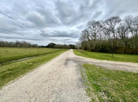 327 County Road 735 Angleton TX 77515
