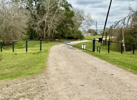 327 County Road 735 Angleton TX 77515