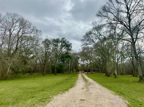 327 County Road 735 Angleton TX 77515