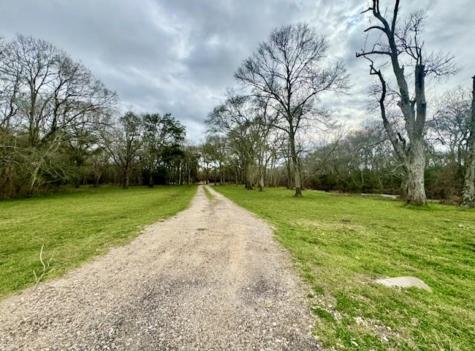 327 County Road 735 Angleton TX 77515