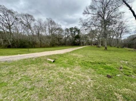 327 County Road 735 Angleton TX 77515
