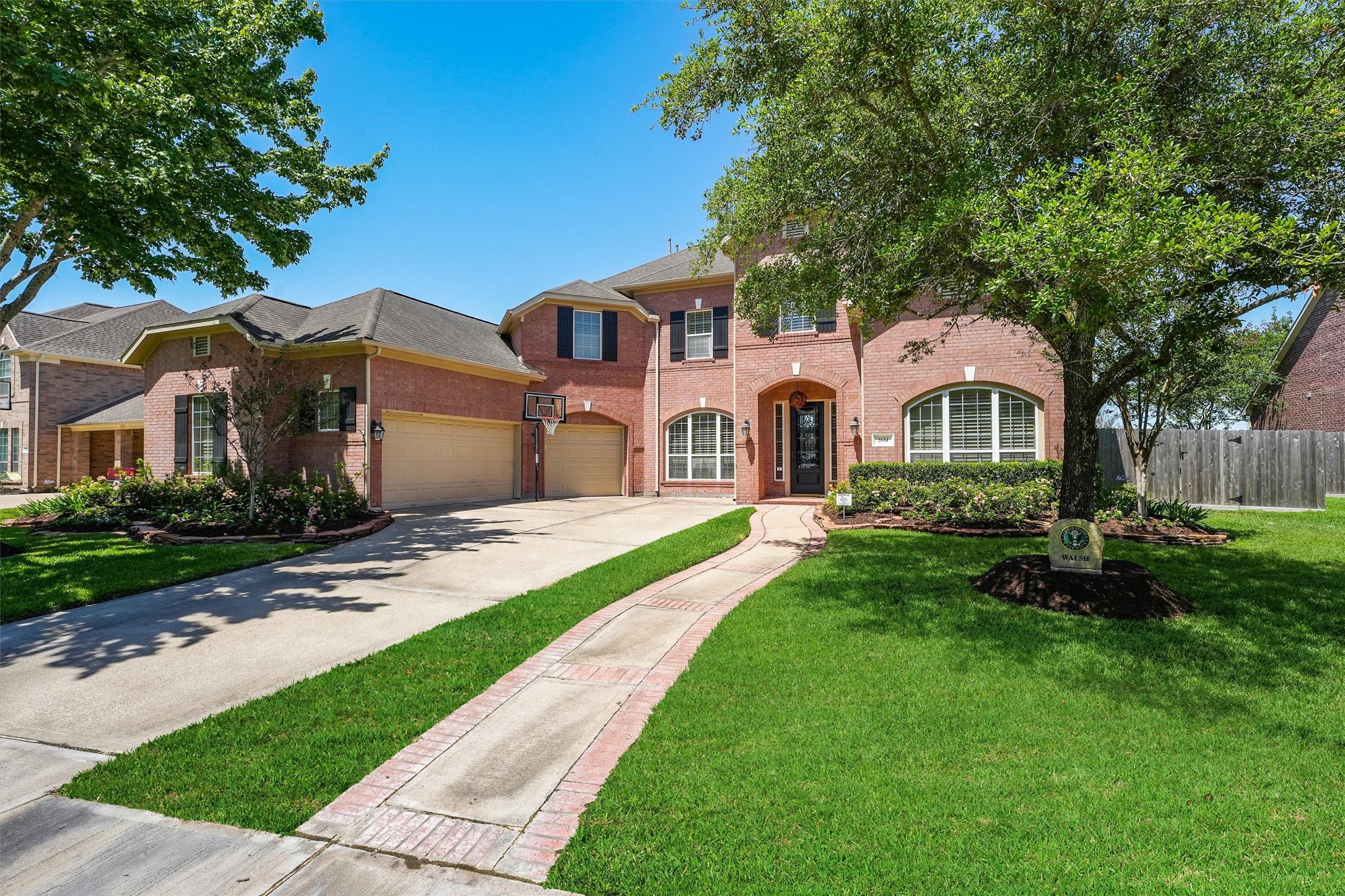 2614 Winston Court Pearland TX 77584