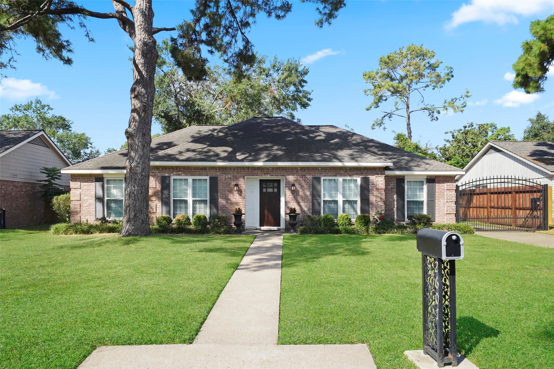 2607 Pine Village Drive Houston TX 77080