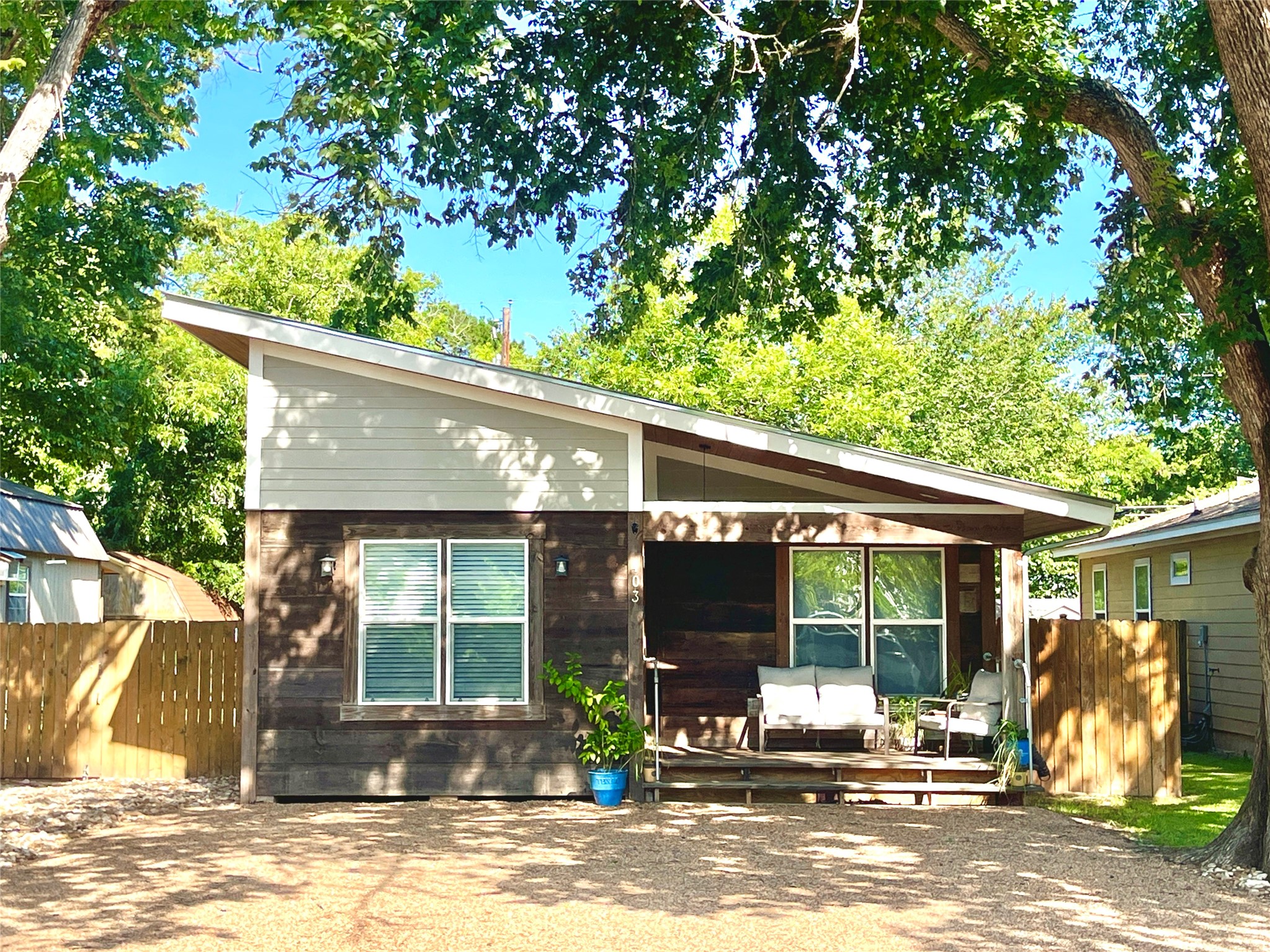 403 San Jacinto Street Smithville TX 78957