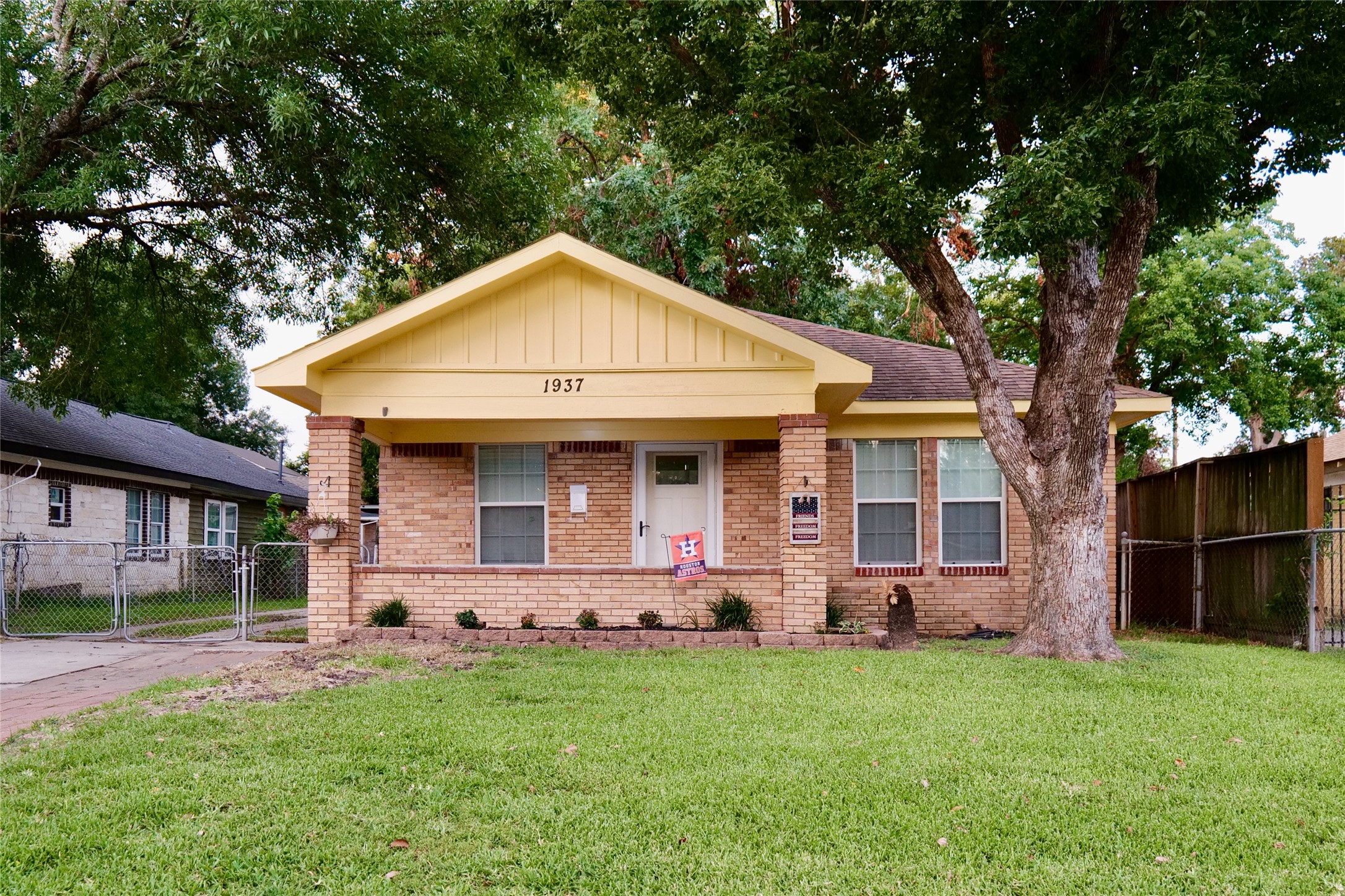 1937 Alta Vista Street Houston TX 77023