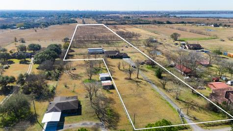 3418 Barbers Hill Road Highlands TX 77562