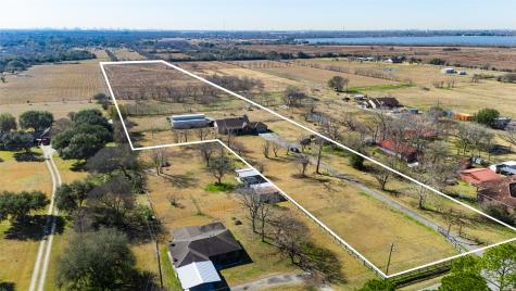 3418 Barbers Hill Road Highlands TX 77562