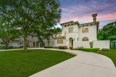 5211 Holly Street Bellaire TX 77401