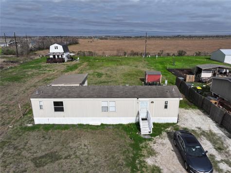 8810 Los Robles Avenue Alvin TX 77511