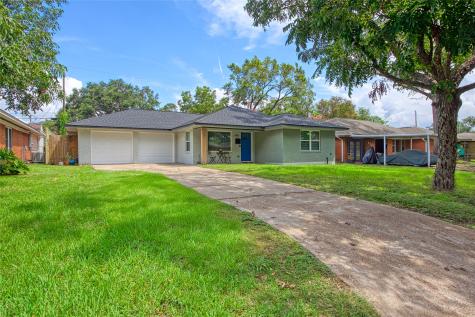 858 Sara Rose Street Houston TX 77018