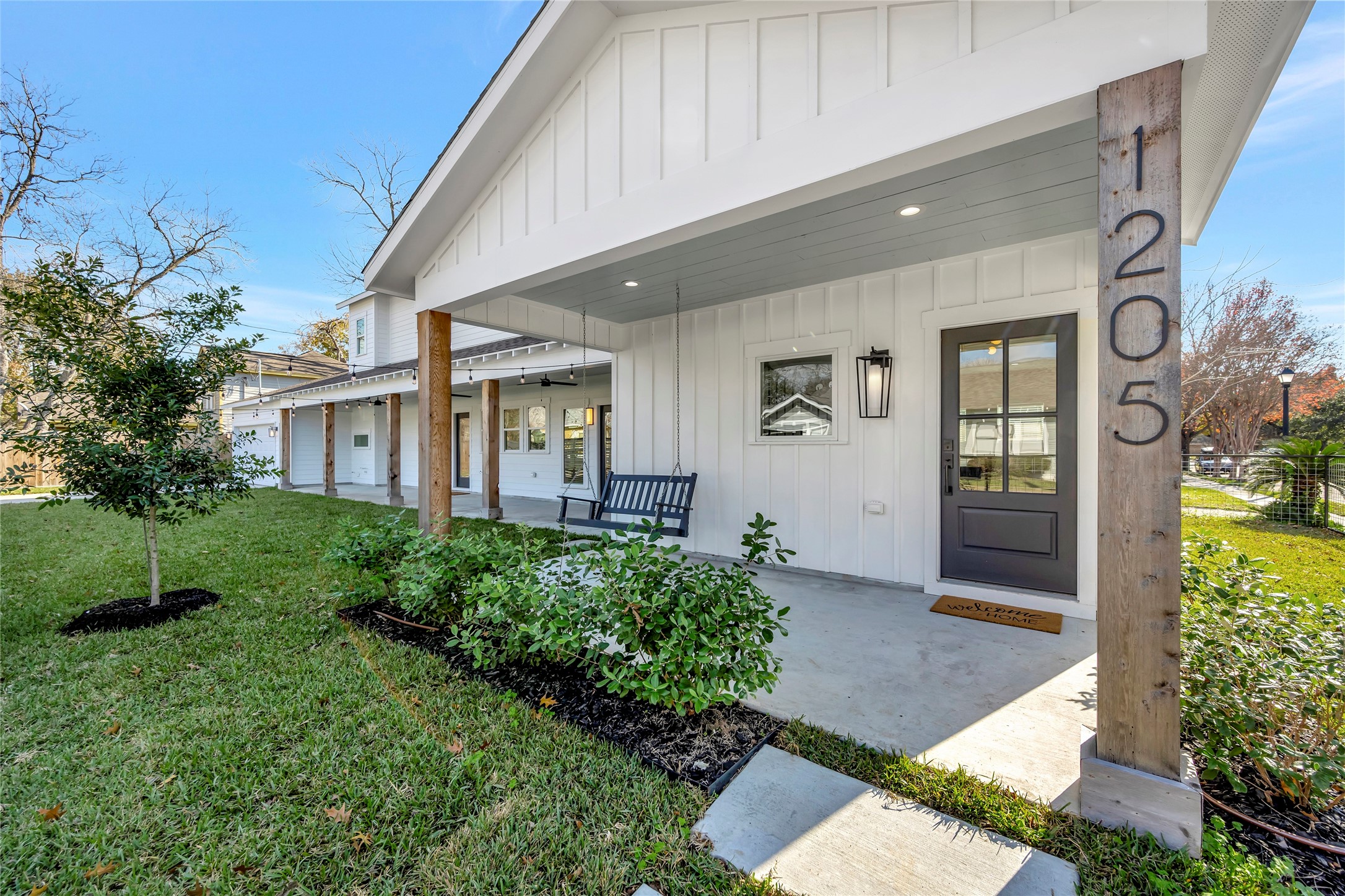 1205 Temple Street Houston TX 77009