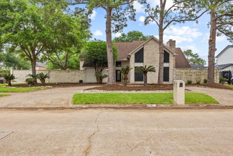 2411 Golfcrest Drive Pearland TX 77581