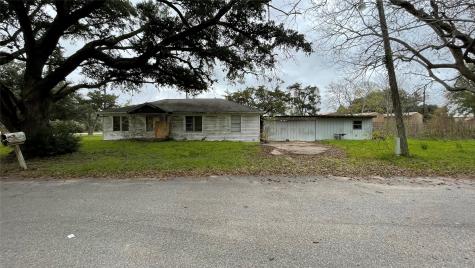 6515 County Road 203 Liverpool TX 77577