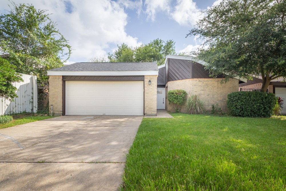 16607 Neumann Drive Houston TX 77058
