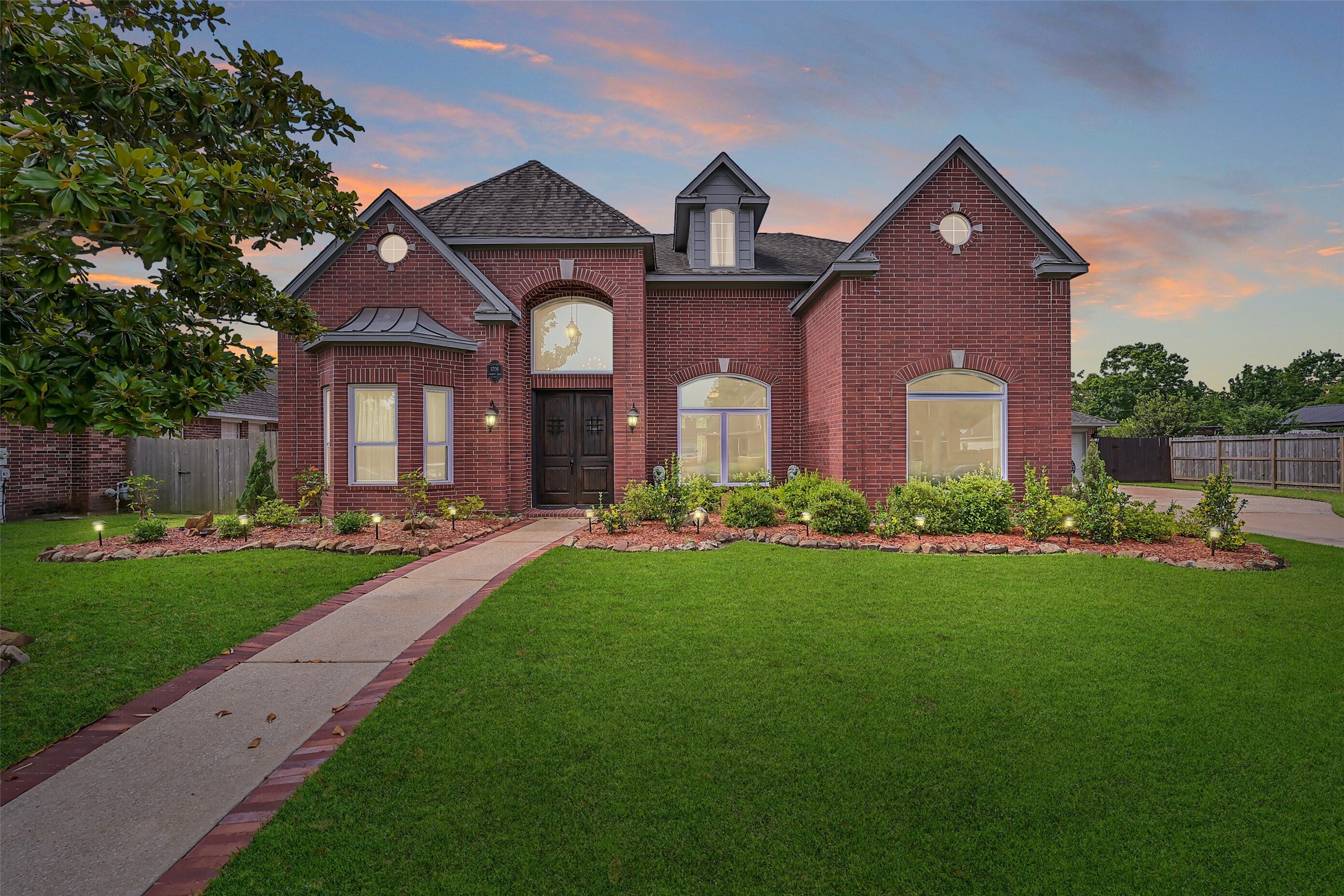 1708 Country Club Drive Friendswood TX 77546