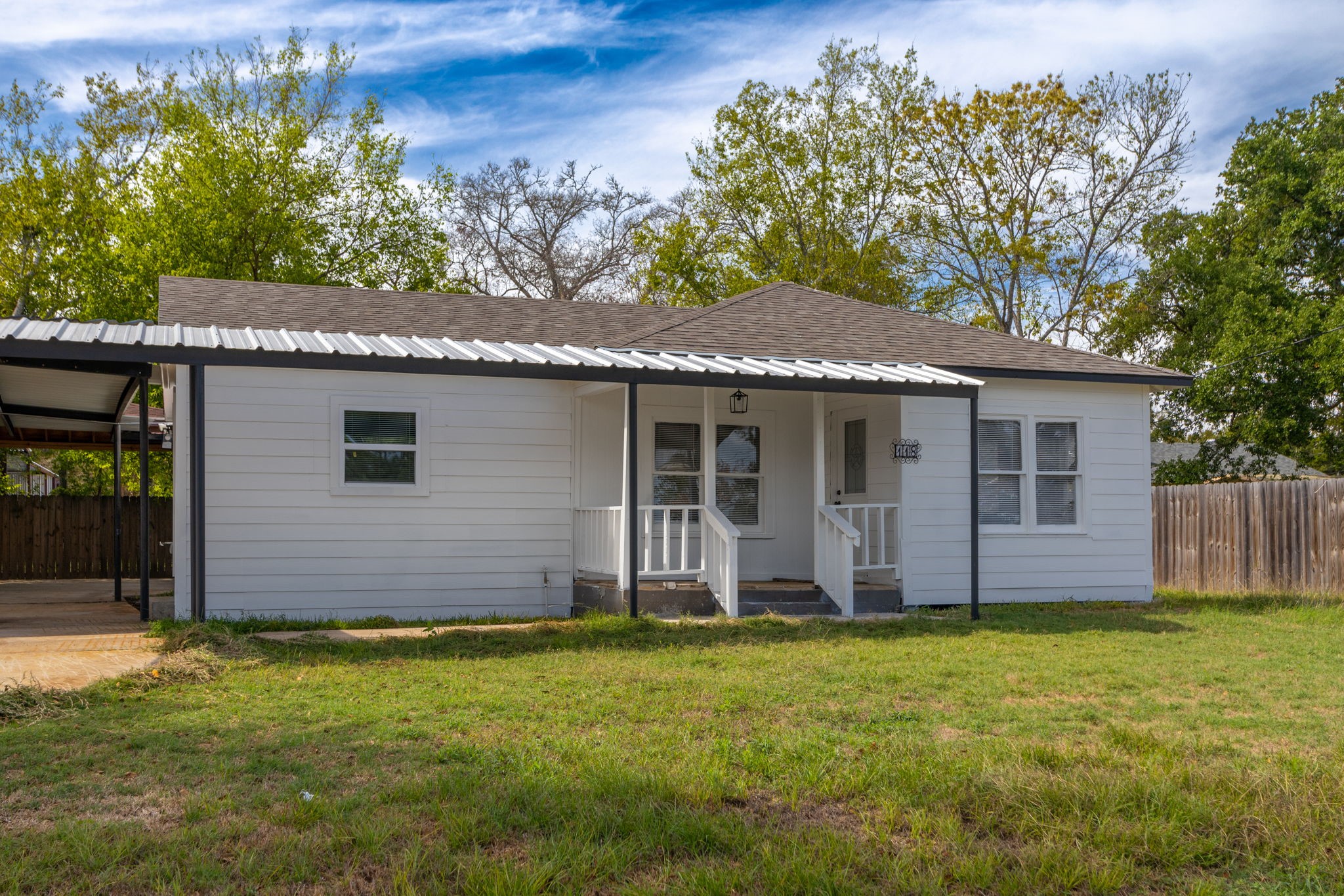 118 N Hardeman Street Sealy TX 77474