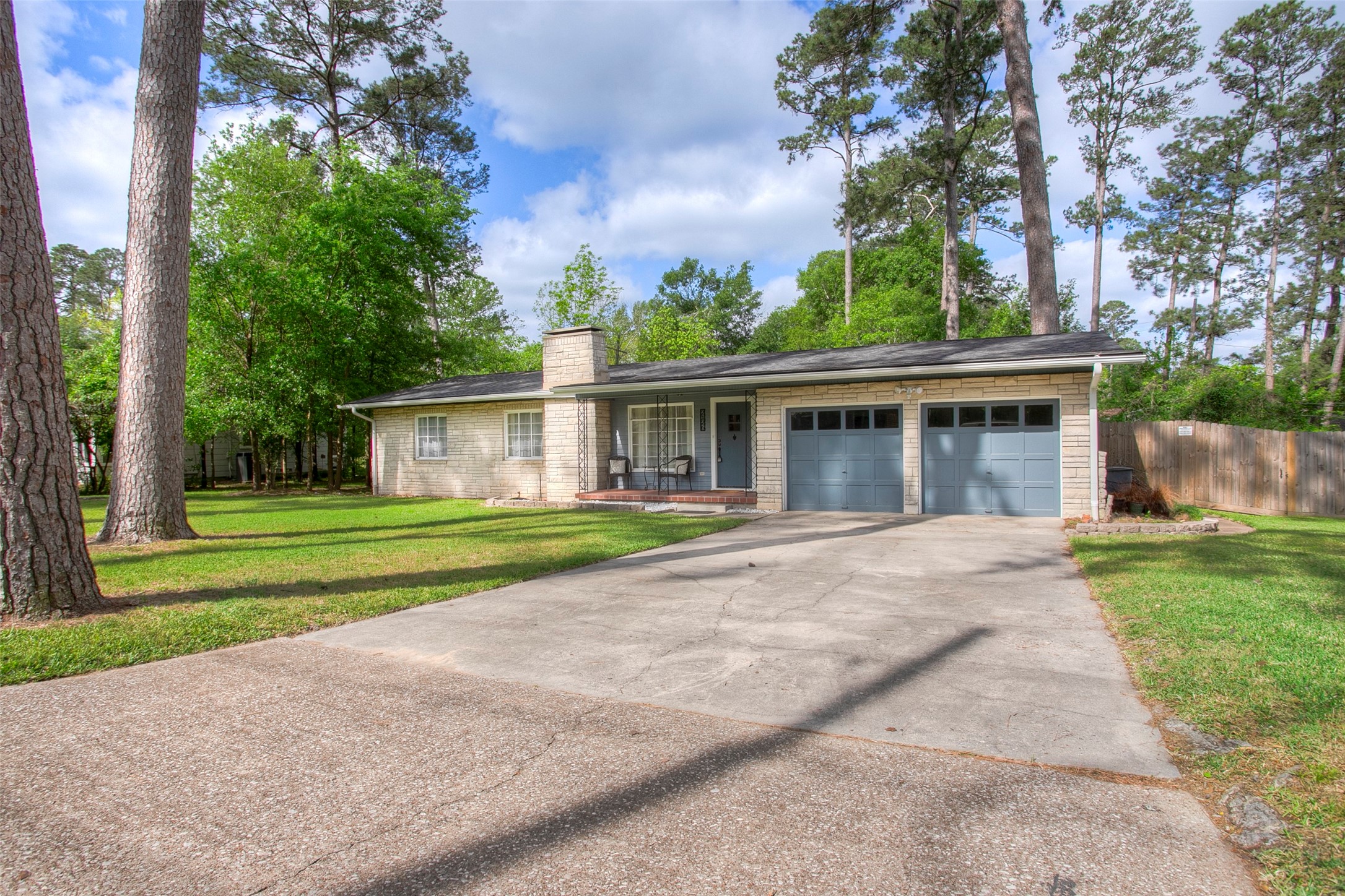 2126 Avenue P Huntsville TX 77340