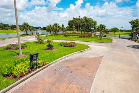1860 Lake Landing Drive League City TX 77573