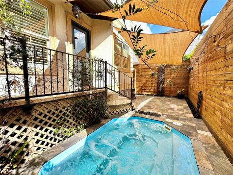 1416 W 21st Street Houston TX 77008
