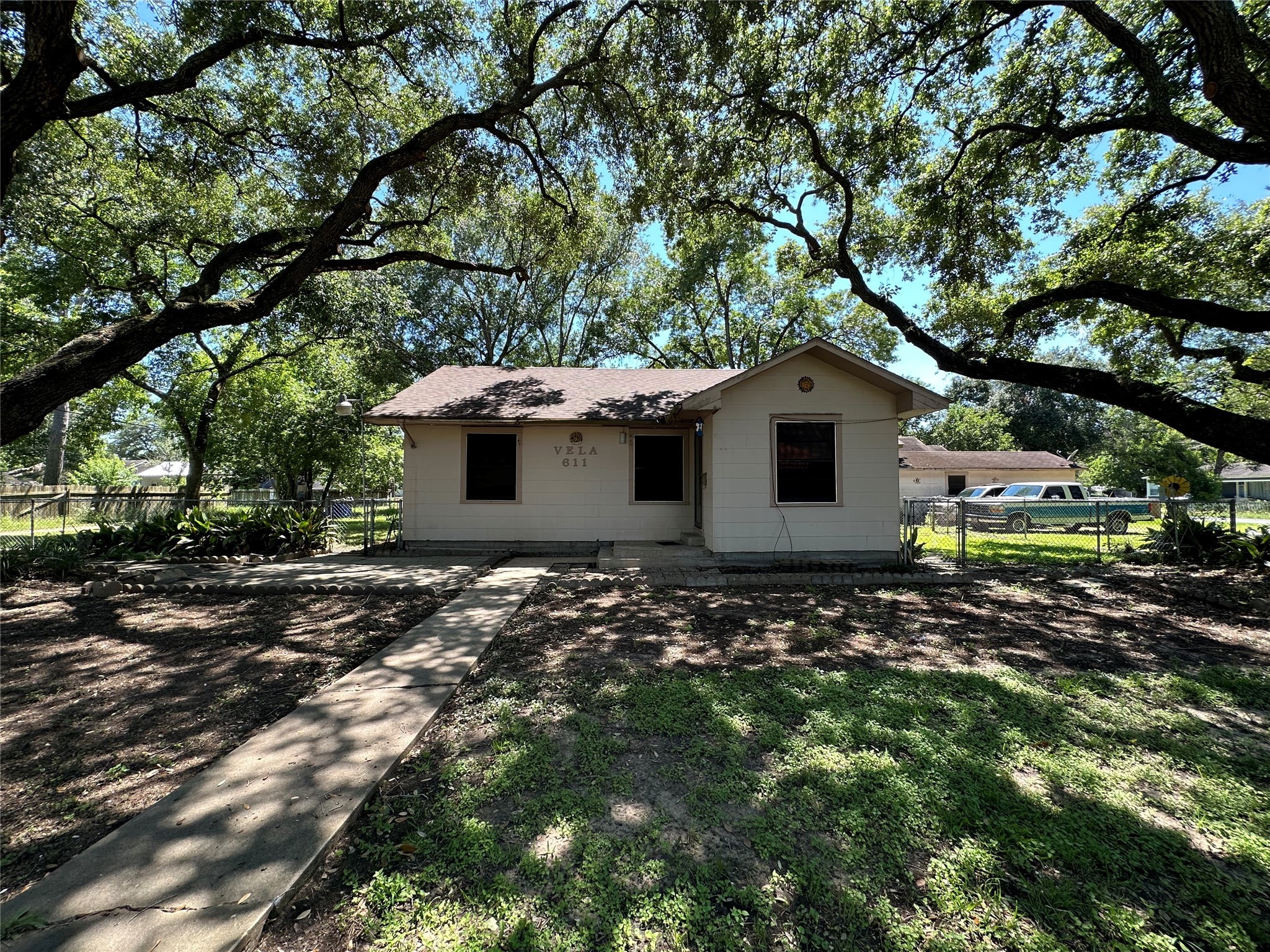 611 Shropshire Street El Campo TX 77437