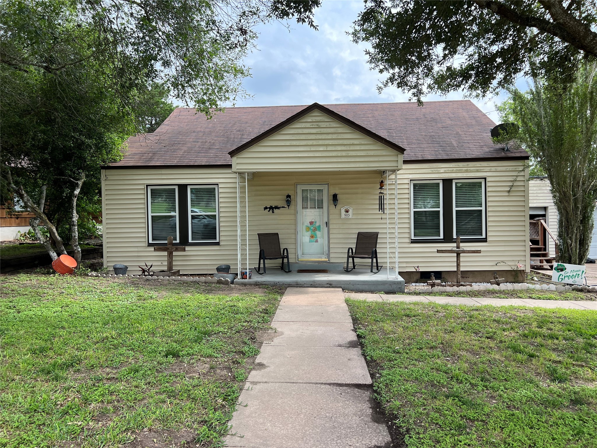 905 E Main Street Cuero TX 77954