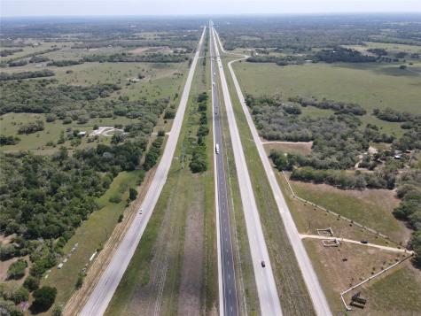 2512 Interstate 10 Weimar TX 78962
