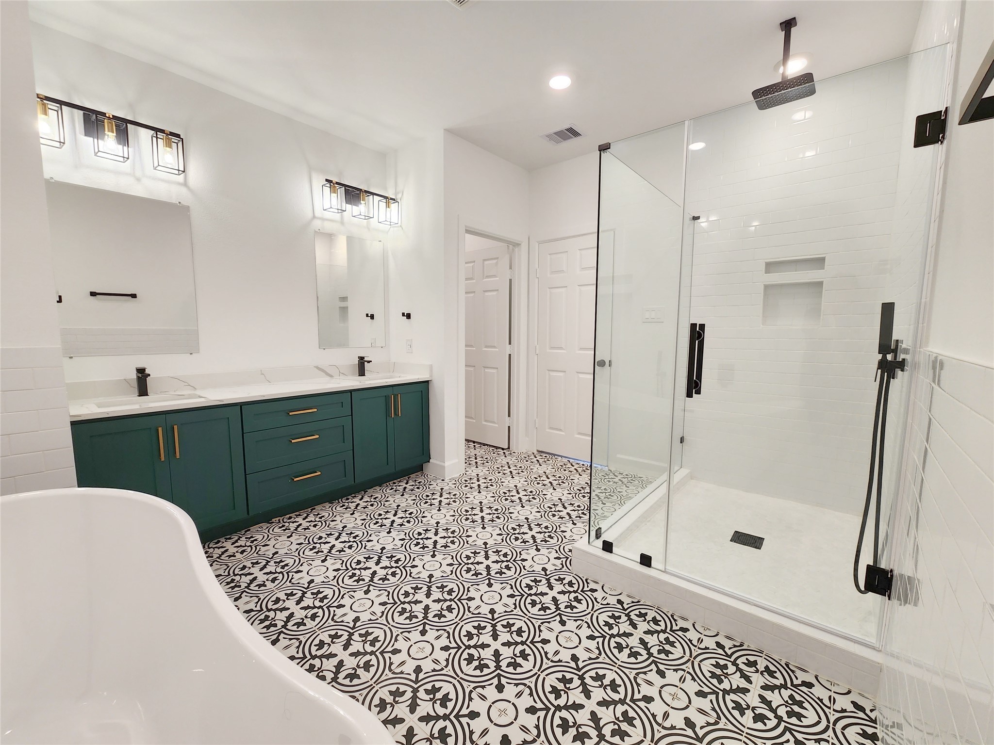 2147 Twin Lakes Boulevard West Columbia TX 77486